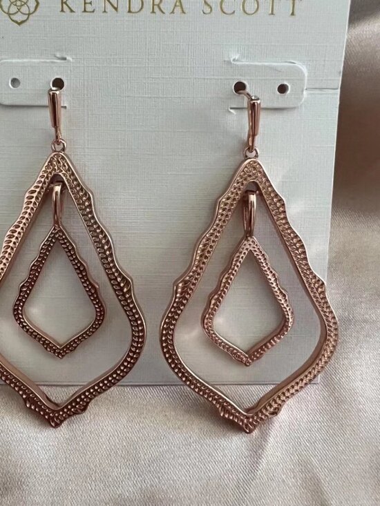 Kendra Scott Stud Earrings - Picture 1 of 7